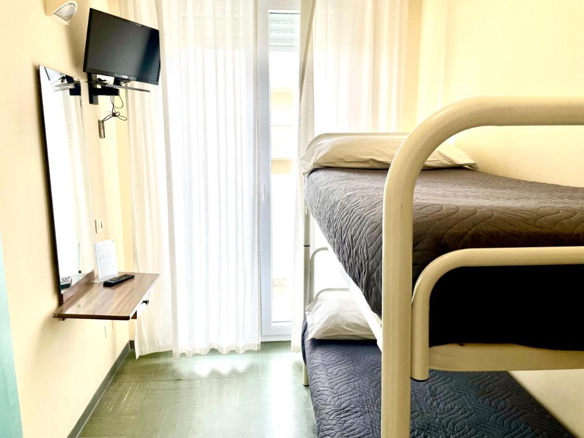 Hotel Garden Riccione Esterno foto