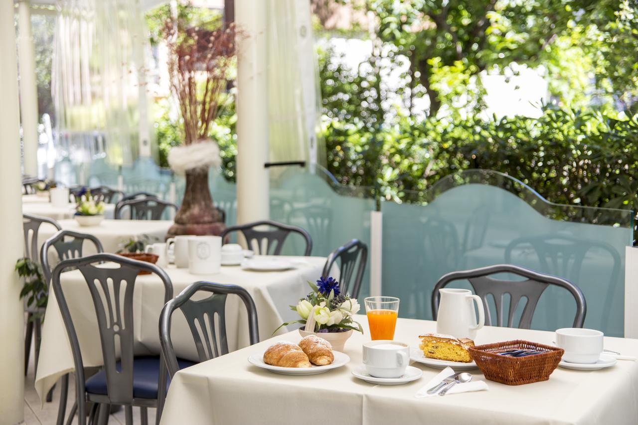 Hotel Garden Riccione Esterno foto