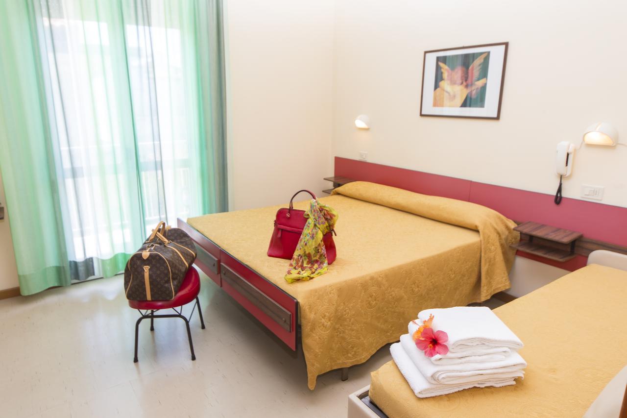 Hotel Garden Riccione Esterno foto