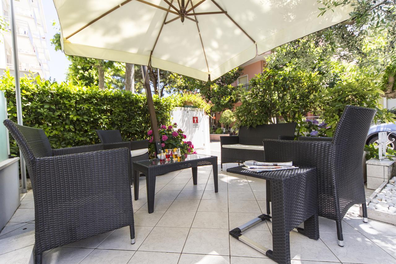 Hotel Garden Riccione Esterno foto