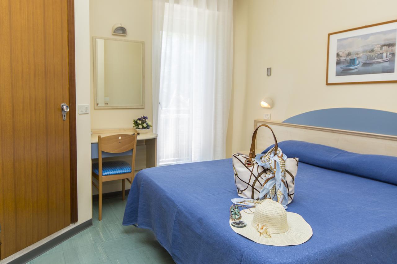 Hotel Garden Riccione Esterno foto