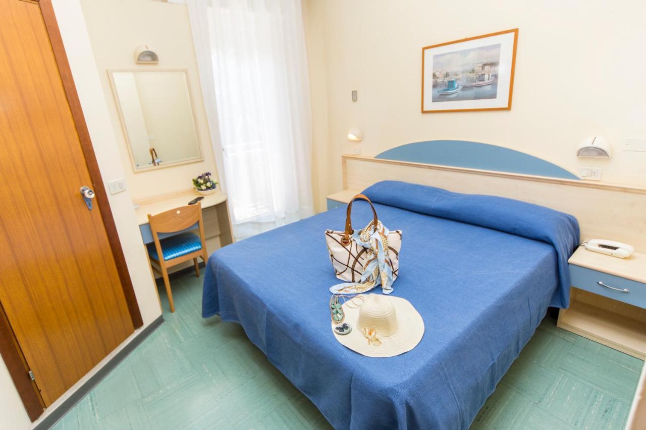 Hotel Garden Riccione Esterno foto