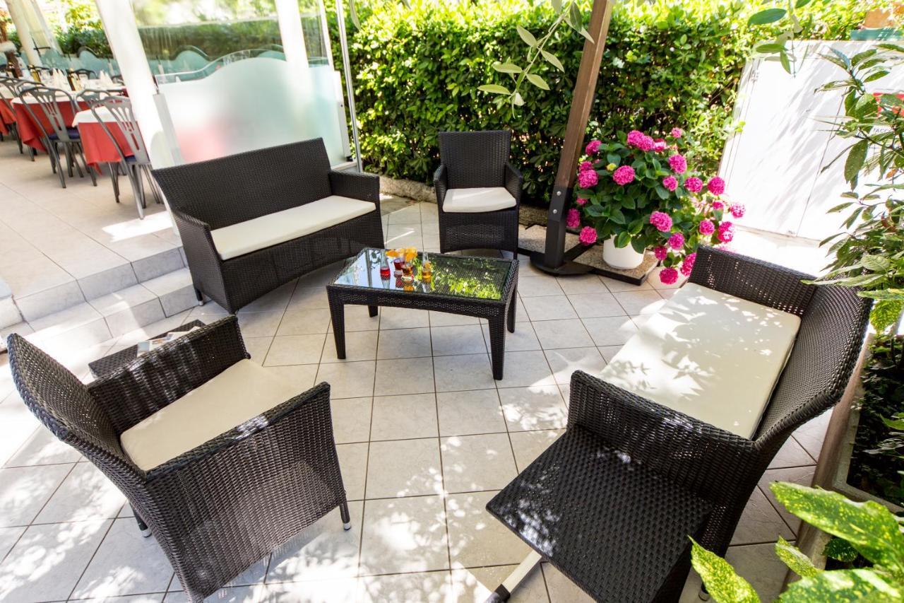 Hotel Garden Riccione Esterno foto